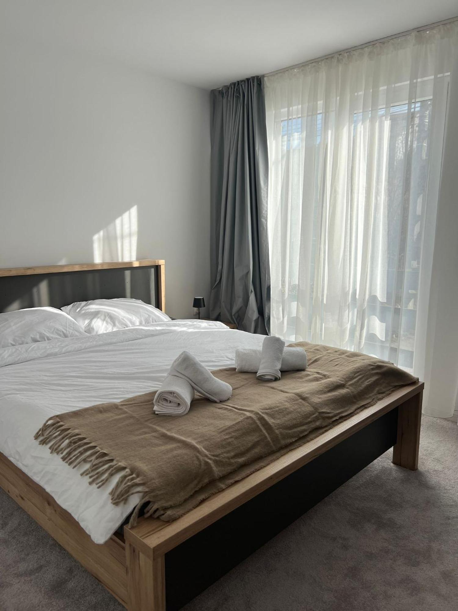 Lala Home Oradea Bagian luar foto