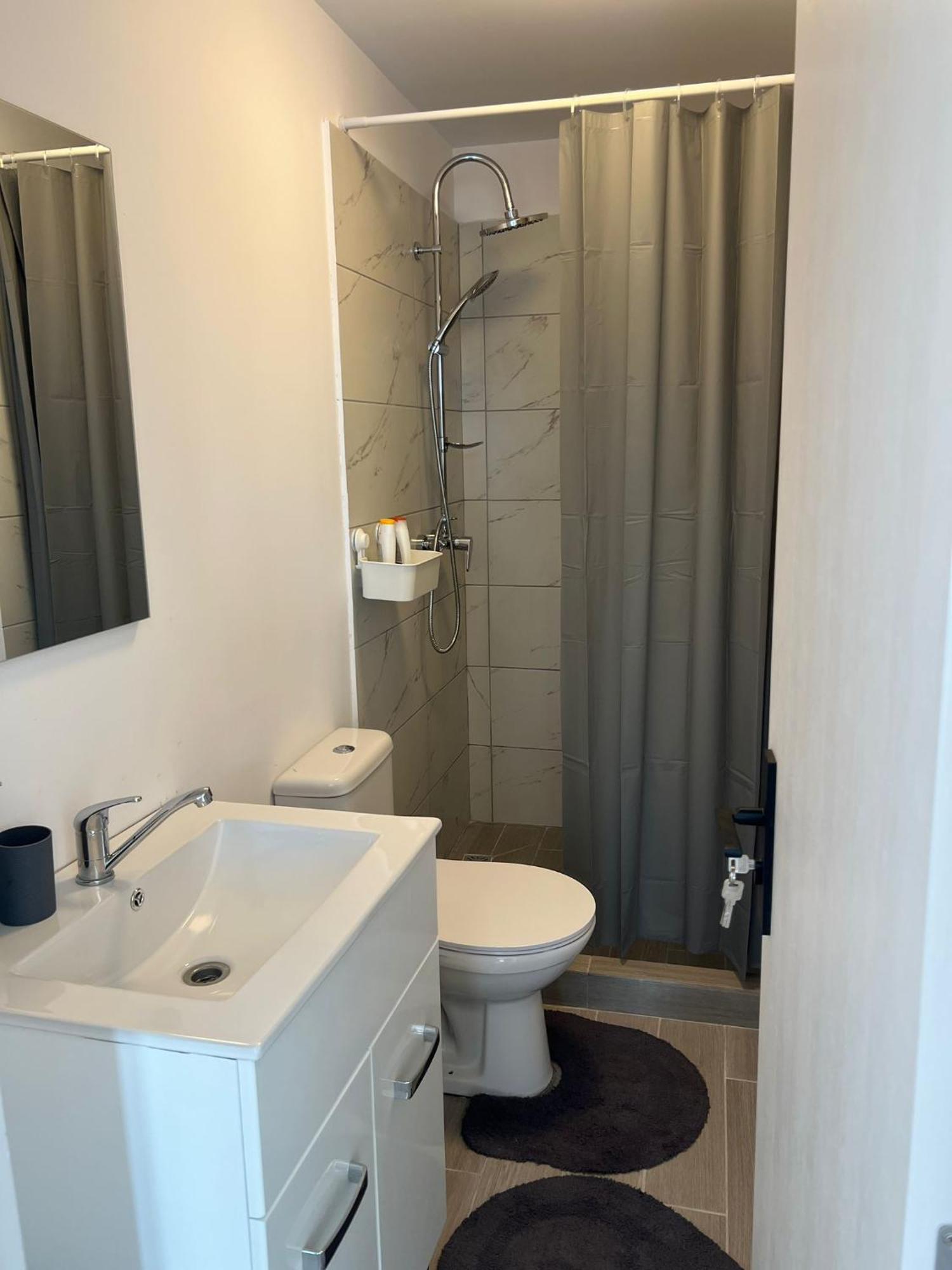 Lala Home Oradea Bagian luar foto